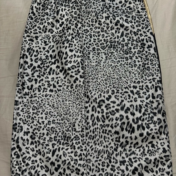 Two piece leopard print set. - Picture 8 of 8